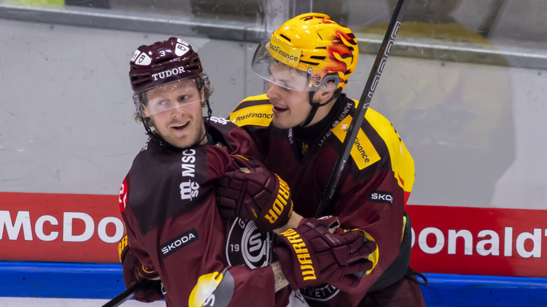 Später Jubel: Matchwinner Adam Boqvist (li.) und Topskorer Jesse Puljujärvi feiern Servettes 4:2-Sieg gegen die SCL Tigers 20261016224029244.jpg