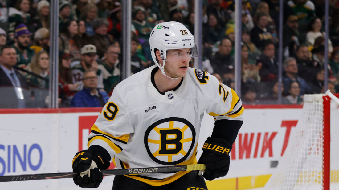 Der schwedische Verteidiger Victor Söderström, hier bei einem NHL-Einsatz mit den Boston Bruins im Dezember 2025, erhielt beim EHC Biel einen Zweijahresvertrag 20260520141139129.jpg