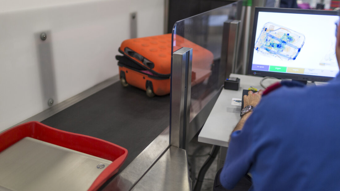 Ab Freitag gelten am Flughafen Zürich neue Regeln für das Mitführen von Flüssigkeit im Handgepäck. (Symbolbild) 20260622105509757.jpg