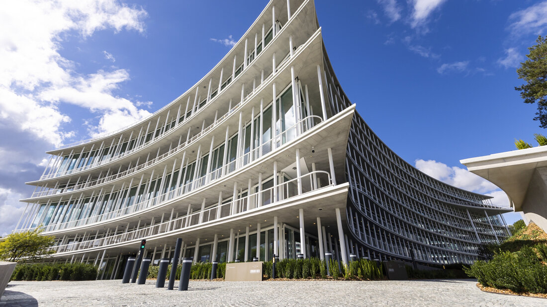Lombard Odier hat im ersten Halbjahr 2026 deutlich mehr verdient. Gleichzeitig erreichten die verwalteten Vermögen dank neuen Kundengeldern und einer guten Anlageperformance einen Rekordwert. (Archivbild vom Sitz in Bellevue bei Genf) 20260820102019836.jpg