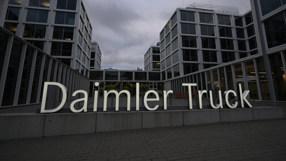 Bei Daimler muss der ganze Konzern sparen - auch der Nutzfahrzeughersteller. (Archivbild) 20260331160512566.jpg