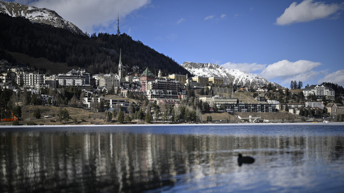 Für Ferienwohnungen in St. Moritz müssen Käufer am tiefsten in die Tasche greifen. Auch andere Schweizer Regionen zählen zu den teuersten in der Alpenregion. (Archivbild) 20250604102436865.jpg