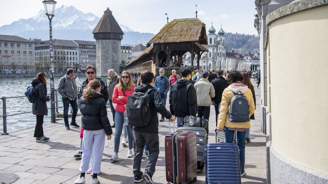 Begründet wird das Wachstum der Ausgaben von ausländischen Touristen in der Schweiz mit den steigenden Gästezahlen. Dies habe in der Hotellerie und der Parahotellerie für höhere Übernachtungszahlen gesorgt. (Archivbild) 20250623101529448.jpg