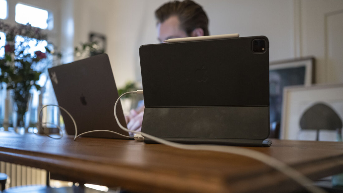 In der Schweiz bieten immer mehr Arbeitgeber Homeoffice an. Damit schlagen sie eine andere Richtung ein als die Konkurrenz im Ausland. (Archivbild) 20250808092509169.jpg