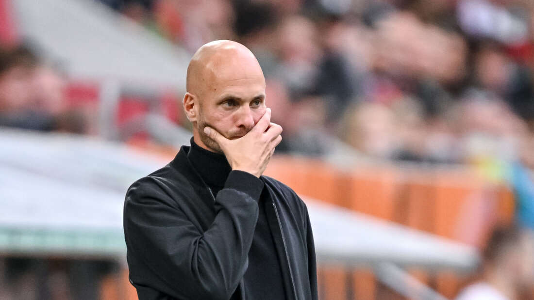 Hielt sich bei Wolfsburg nur zwölf Partien im Traineramt: der Niederländer Paul Simonis 20251109201933864.jpg