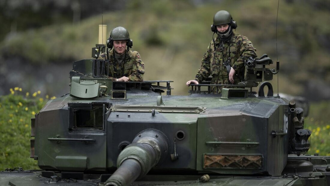 Im Raum Nordwestschweiz üben rund 3500 Angehörige der Schweizer Armee die Mobilmachung sowie gemeinsam mit zivilen Behörden die Abwehr hybrider Bedrohungen und militärischer Gewalt. (Symbolbild) 20260601112601021.jpg