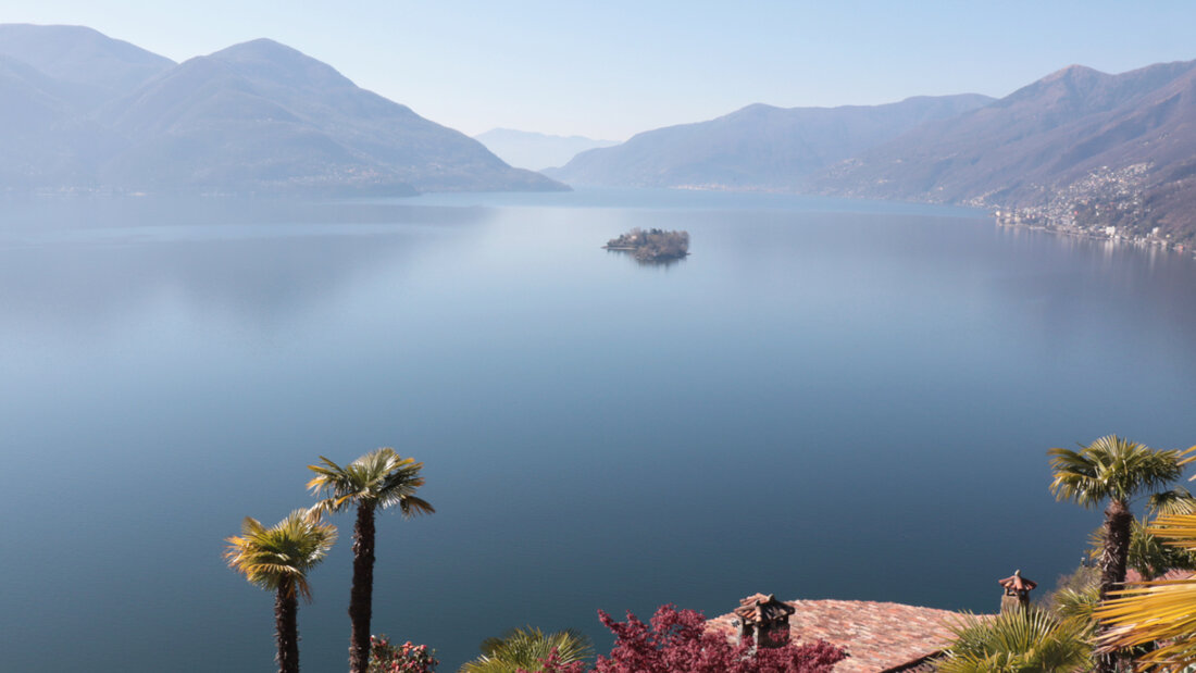 ARCHIV - Der Lago Maggiore im Tessin. Auf der italienischen Seite kam es zu einem Hubschrauberabsturz. Foto: Verena Wolff/dpa-tmn/dpa (Archivbild) 20260612142627470.jpg