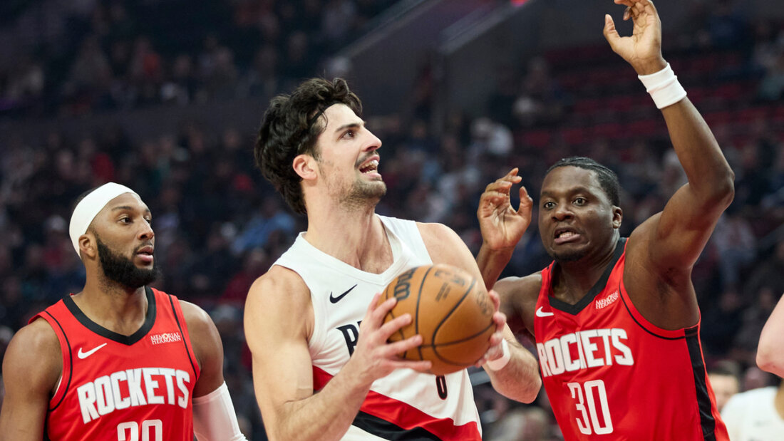 Clint Capela (rechts) kann die Niederlage der Houston Rockets in Portland nicht verhindern 20260108064951028.jpg