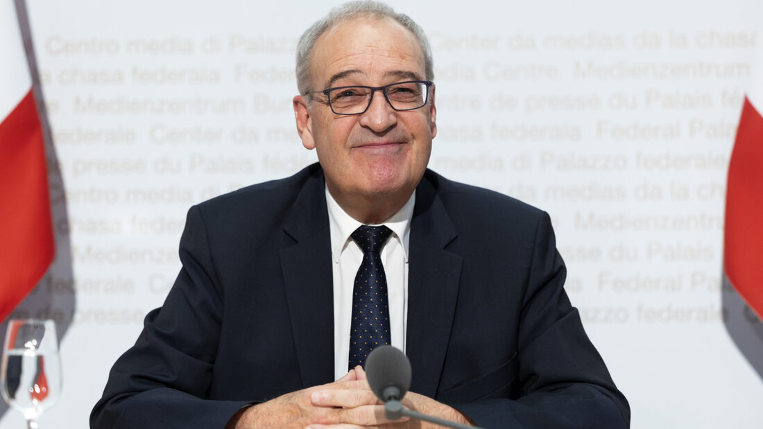 Bundespräsident Guy Parmelin informiert die Medien in Bern über seinen Rücktritt. 20261002122841284.jpg