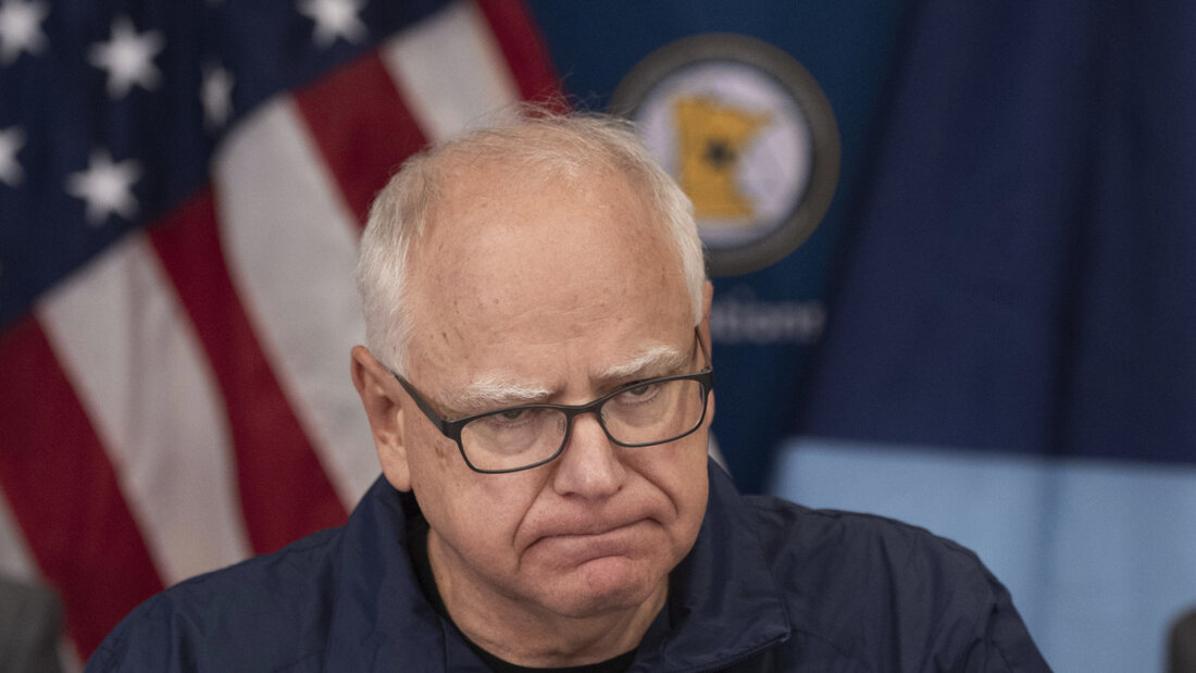HANDOUT - Der Gouverneur von Minnesota, Tim Walz. Foto: Jerry Holt/Star Tribune via AP/dpa/Archivbild 20251128204104690.jpg
