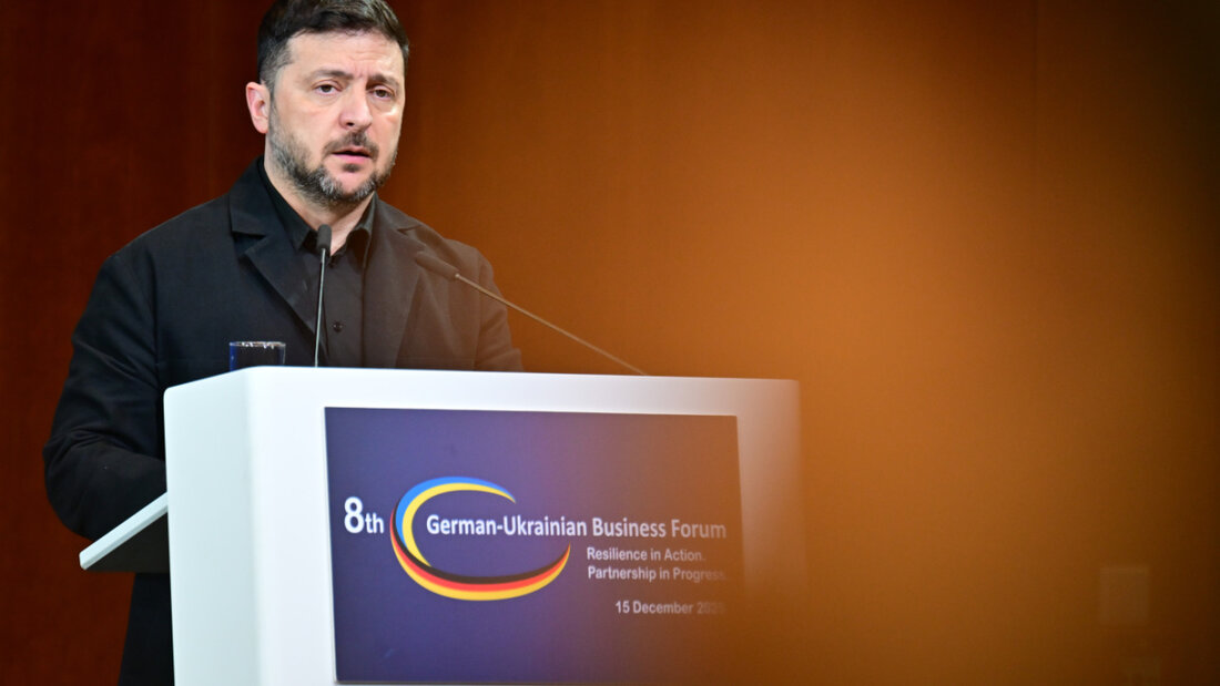 Wolodymyr Selenskyj spricht während des deutsch-ukrainischen Wirtschaftsforums. Foto: Sebastian Christoph Gollnow/dpa 20251215175156170.jpg