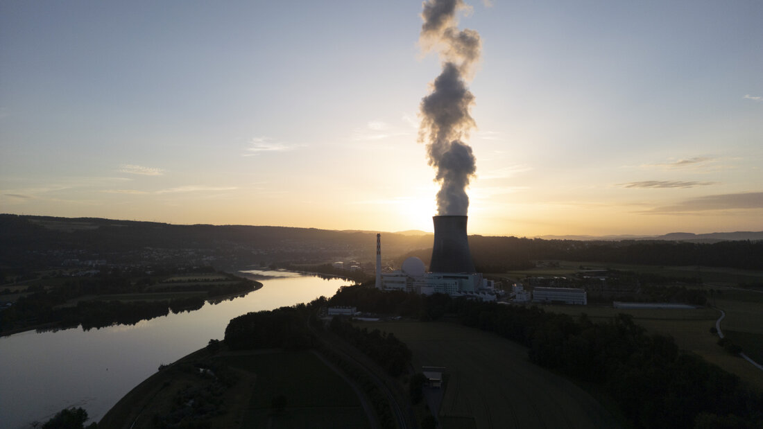 Über die Frage, ob neue AKW in der Schweiz gebaut werden dürfen oder nicht, wird bald das Stimmvolk entscheiden. (Atomkraftwerk Leibstadt als Symbolbild) 20260820165820034.jpg