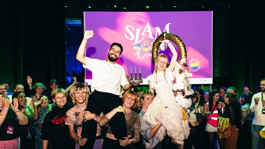 Das Duo "Jeremia Gotthelf" hat sich an den 30. deutschsprachigen Poetry-Slam-Meisterschaften den Titel geholt. 20260928150829997.jpg