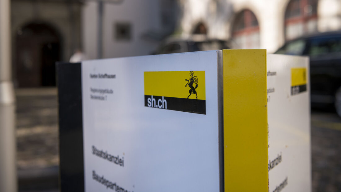 Die Verwaltungen des Kantons Schaffhausen und der Schaffhauser Gemeinden erhalten eine Ombudsstelle. Der Kantonsrat wählte Thomas Peter als ersten Ombudsmann. (Symbolbild) 20250922095127909.jpg