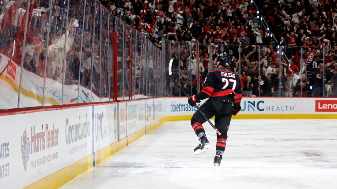 Nikolaj Ehlers feiert seinen Siegtreffer in der Overtime 20260524074438326.jpg