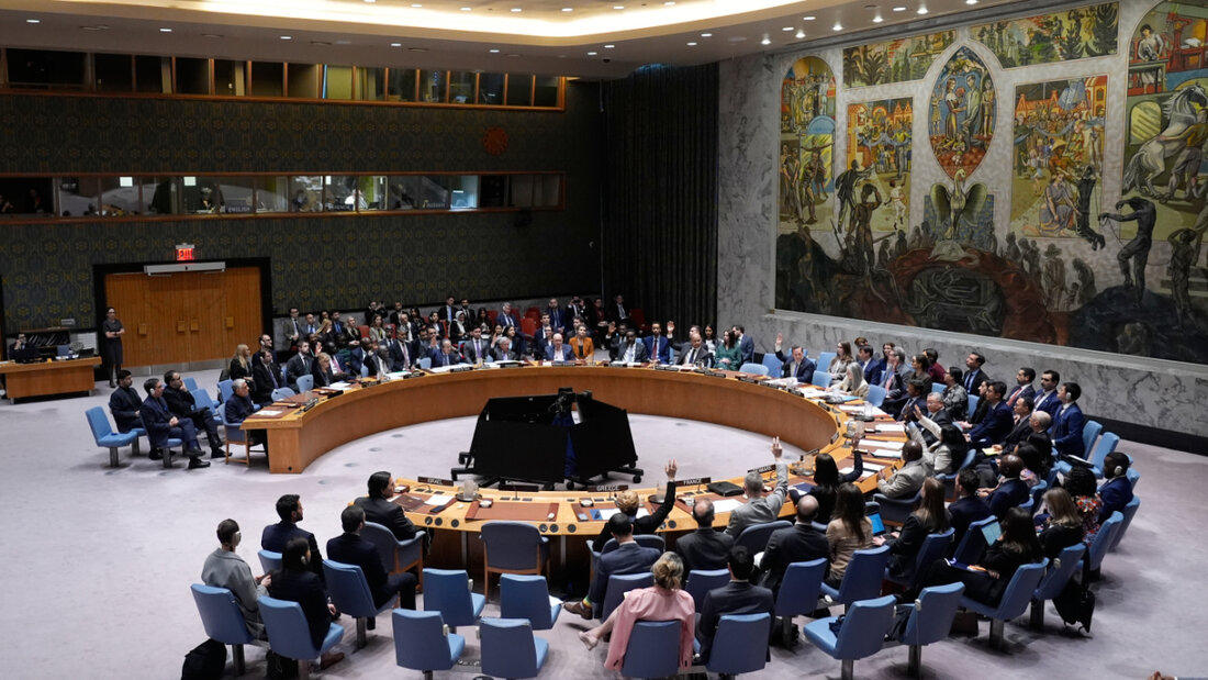 ARCHIV - Mitglieder des Sicherheitsrats stimmen im Hauptquartier der Vereinten Nationen über eine Resolution ab. Foto: Seth Wenig/AP/dpa 20260601160833827.jpg