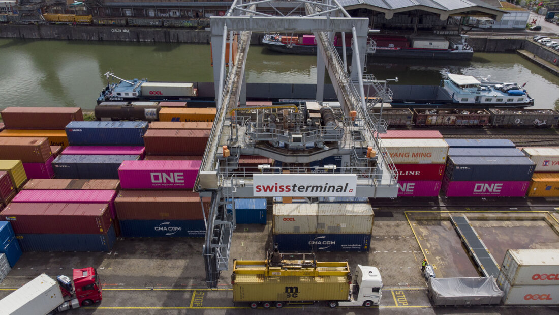 Die Chemie- und Pharmaindustrie verzeichnete im dritten Quartal einen Rückgang, da zuvor wegen erwarteter US-Zölle Lagerbestände stark erhöht und Exporte vorgezogen worden waren. (Archivbild) 20251128092631730.jpg