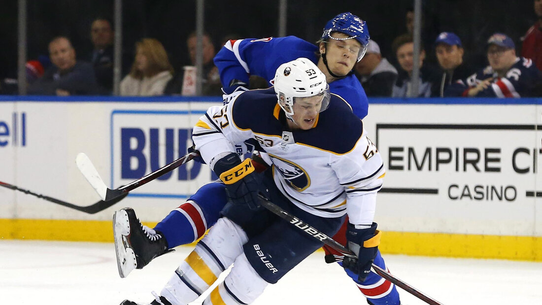 Über 1100 Spiele in der NHL: der neue Biel-Stürmer Jeff Skinner (vorne) 20260814134231972.jpg