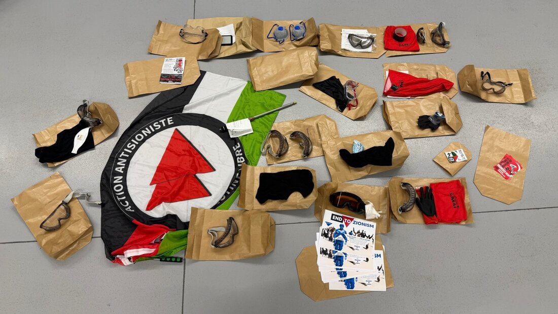 Bei den Kontrollen wurden ein Schlagstock, diverse Schutzbrillen und Vermummungsmaterial sowie Propaganda-Material mit Hamas-Symbolik sichergestellt. 20260829235525793.jpg