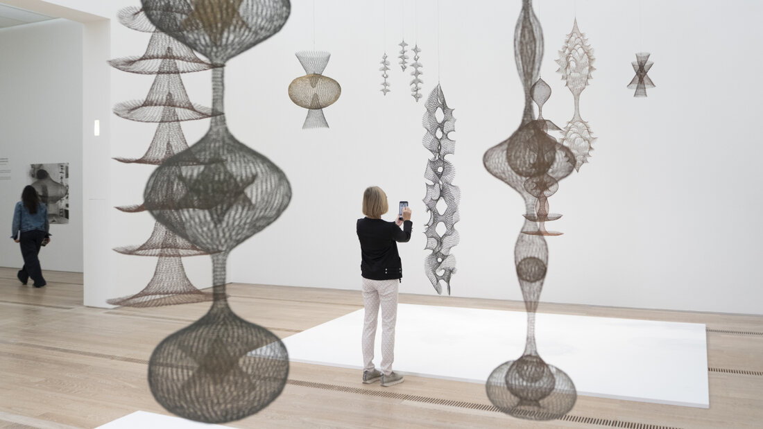 Die Fondation Beyeler lädt zur Neu- oder Wiederentdeckung der 2013 verstorbenen japanisch-amerikanischen Künstlerin Ruth Asawa ein. 20261016133021341.jpg