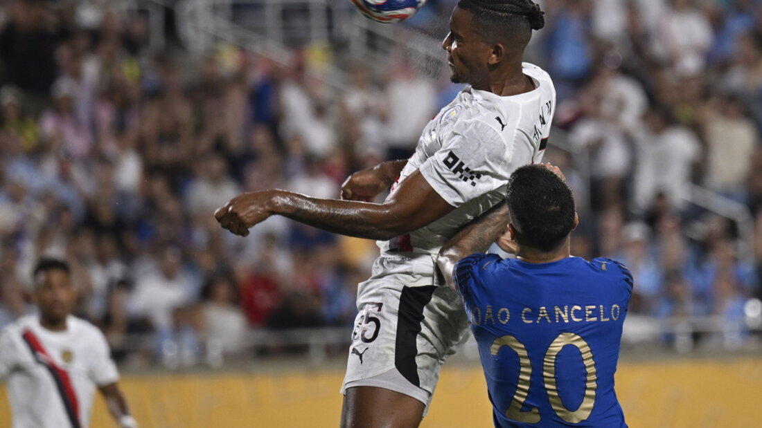 Manuel Akanji und Manchester City müssen sich im Achtelfinal der Klub-WM Al-Hilal aus Saudi-Arabien geschlagen geben 20250701072527800.jpg