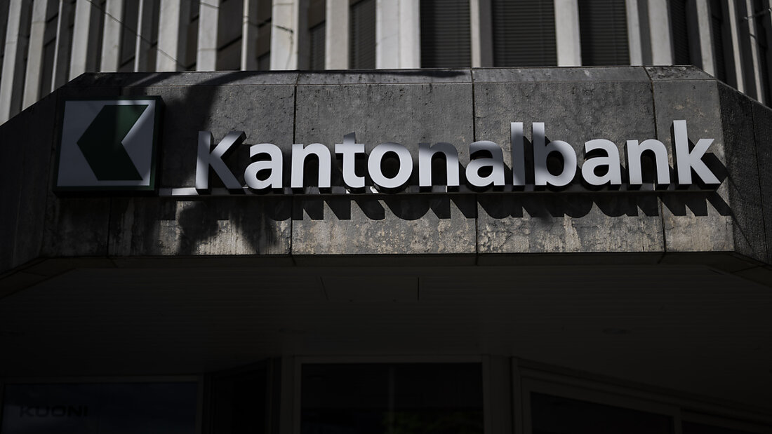 Die St. Galler Kantonalbank hat trotz der wieder gesunkenen Zinsen im Geschäftsjahr 2024 mehr verdient. (Symbolbild) 20250212073015436.jpg