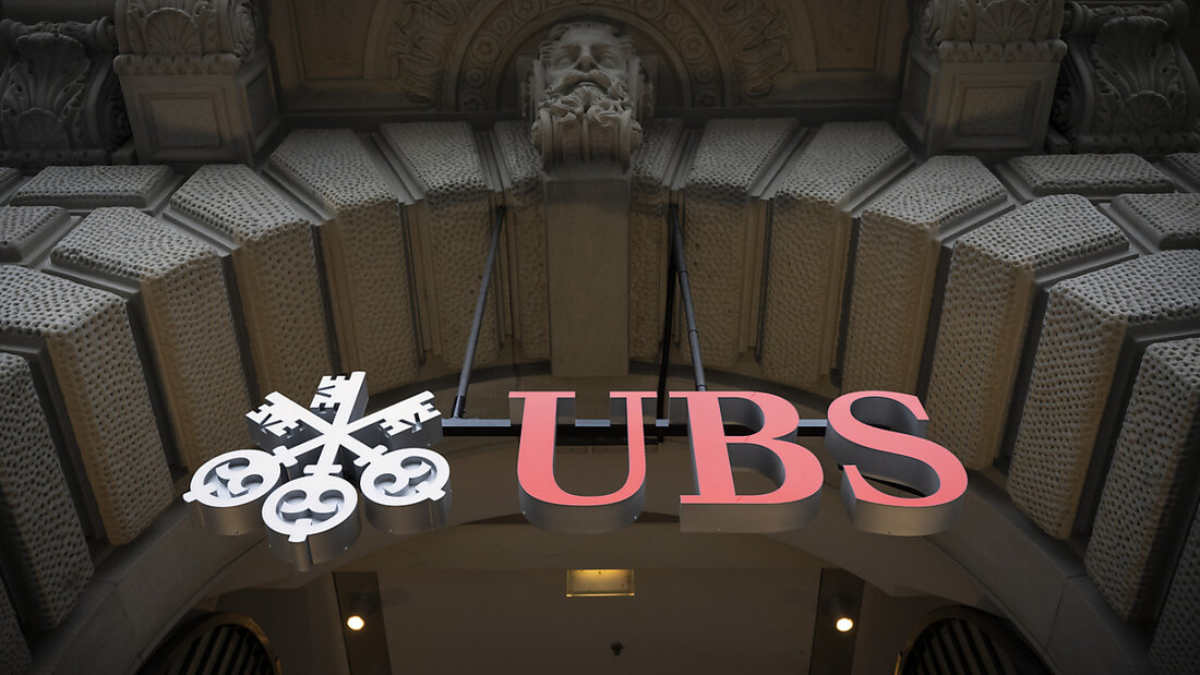 Das Logo der UBS am Zürcher Paradeplatz. (Archivbid) 20250320192213997.jpg
