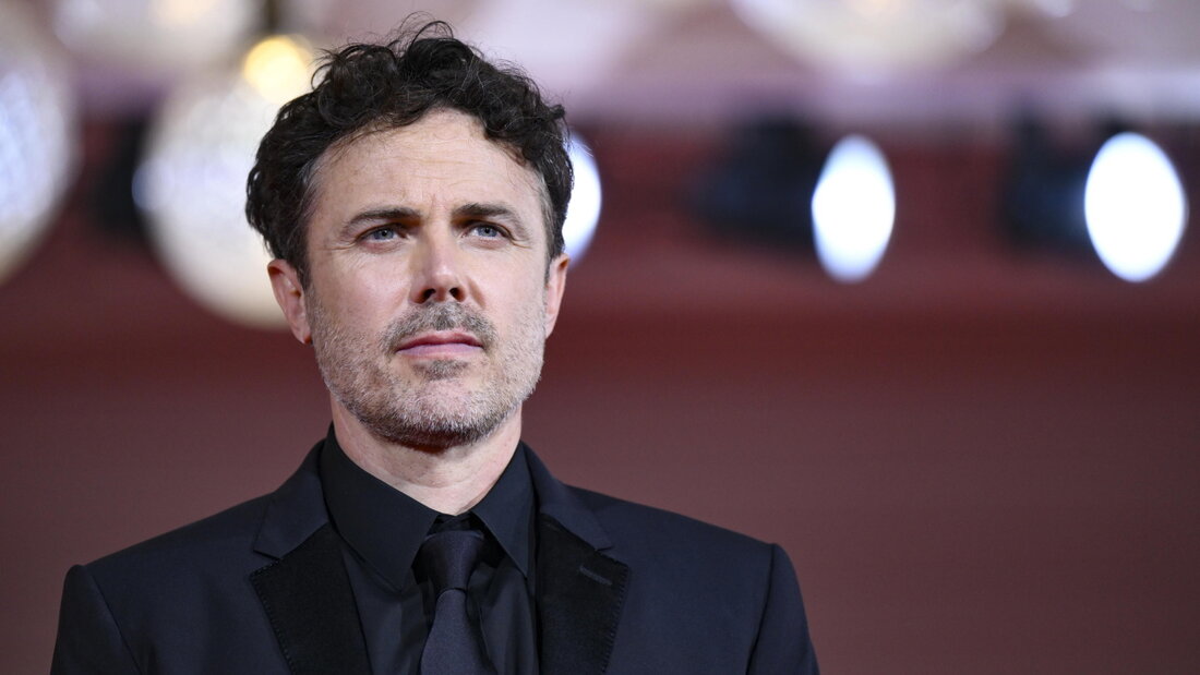 Auf Casey Affleck freue er sich besonders, sagte Zurich Film Festival-Chef Christian Jungen an der Programmbekanntgabe in Zürich. Affleck wird am ZFF seinen neuen Film-Noir "Company" vorstellen. 20260909102534620.jpg