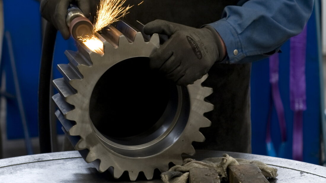 Die Stimmung unter den KMU der Schweizer Maschinen-, Elektro- und Metallbranche (MEM) bleibt weiterhin gedrückt. Seit mehr als 21 Monaten befindet sich der Stimmungsindex im Minusbereich. Aussicht auf rasche Besserung haben die Unternehmen nicht. (Archivbild) 20250528091455769.jpg