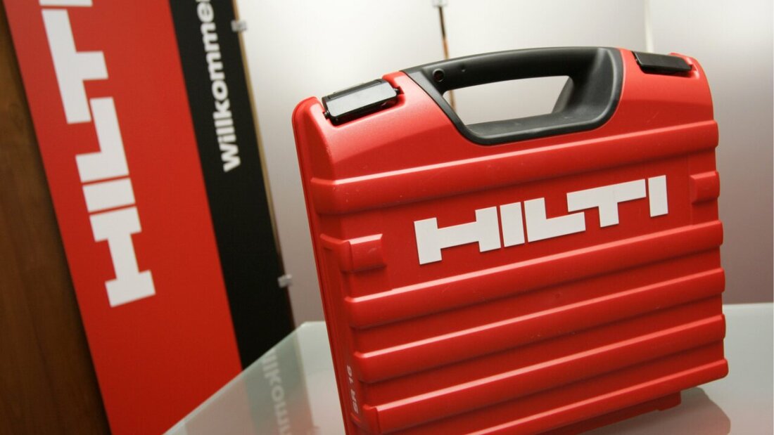 Der Baugerätehersteller Hilti hat im vergangenen Jahr das schwierige Marktumfeld für die Bauindustrie zu spüren bekommen. Zudem gab es weiter Gegenwind vom starken Franken. Dies bremste den Umsatz. (Archivbild) 20250124081149883.jpg
