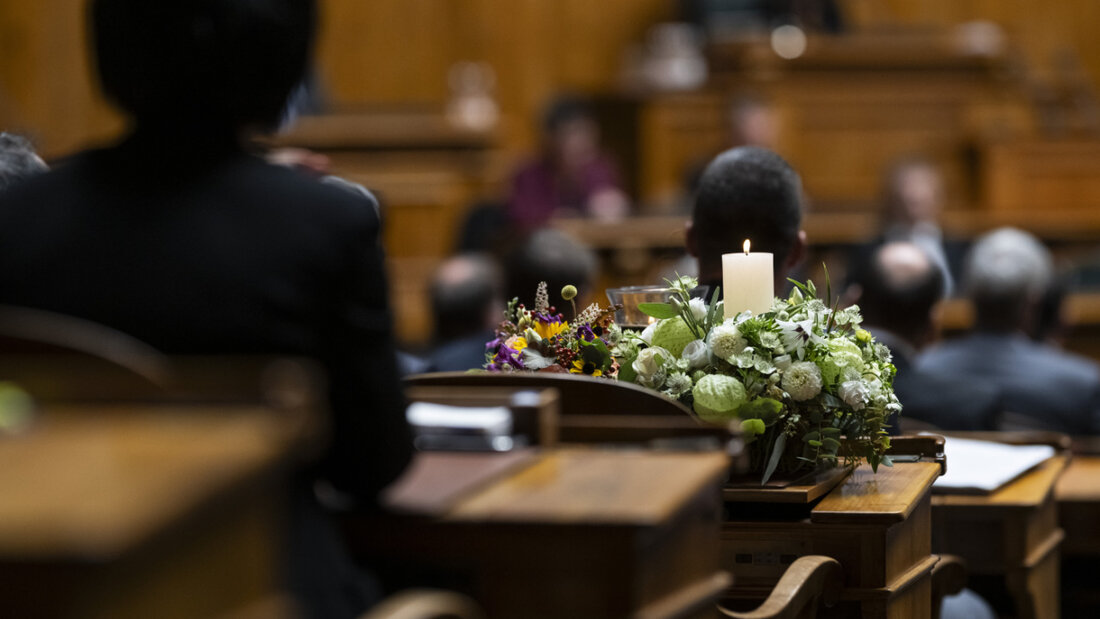 Die Nationalrätinnen und Nationalräte trauern um ihren verstorbenen Kollegen Alfred Heer (SVP/ZH). 20250922154342739.jpg