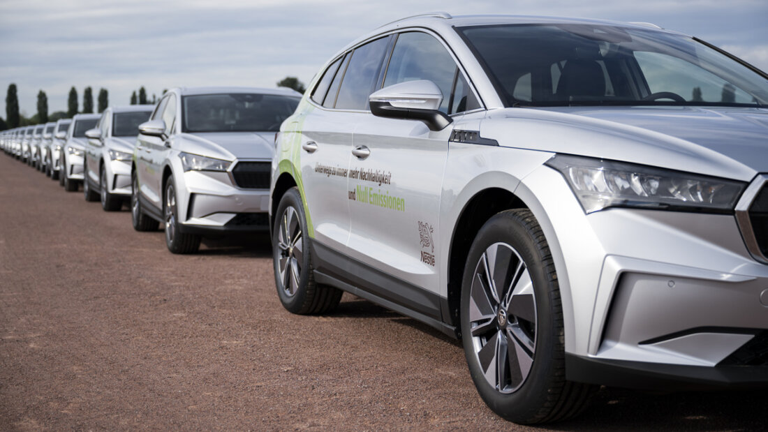 Auf Schweizer Strassen sind Elektroautos noch selten. Derzeit fahren 5,2 Prozent der zugelassenen Autos ausschliesslich mit Strom.(Symbolbild) 20260124073053895.jpg