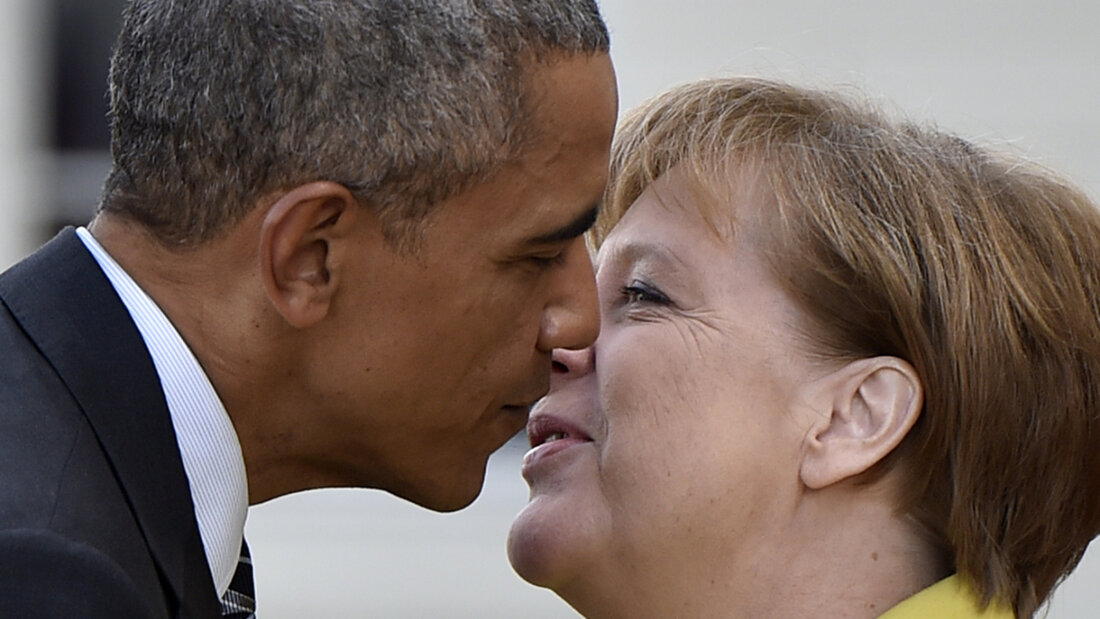 ARCHIV - Bundeskanzlerin Angela Merkel (CDU,r) begrüßt den damaligen US-Präsidenten Barack Obama am 24.04.2016 am Schloss Herrenhausen. Foto: Martin Meissner/AP/dpa 20260105005208131.jpg