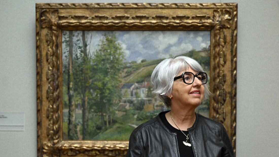 Bundesrätin Elisabeth Baume-Schneider steht vor einem Gemälde von Camille Pissarro (1831-1903) bei der Wiedereröffnung der Sammlung Oskar Reinhart "Am Römerholz" in Winterthur am Samstag. 20260509133325671.jpg