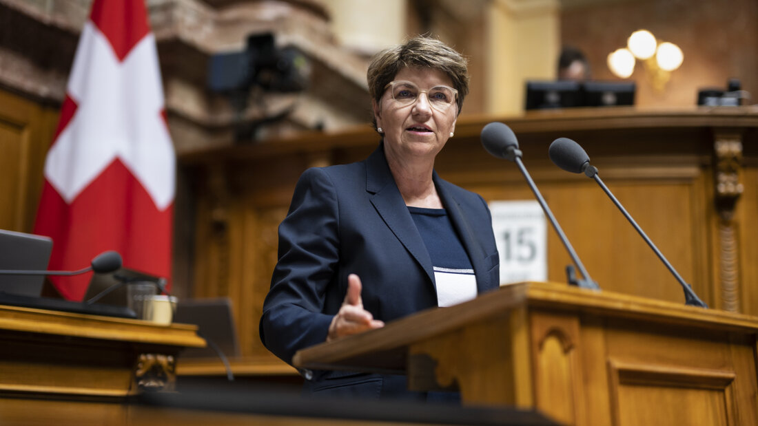 Die damalige Verteidigungsministerin Viola Amherd hat gemäss einem Bericht der parlamentarischen Oberaufsichtskommission bei der Frage eines Fixpreises für die neuen F-35-Kampfjets schlecht kommuniziert. (Archivbild) 20260908154702200.jpg