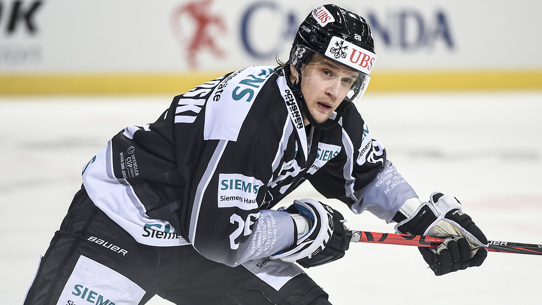 Lauri Korpikoski spielt bis zum Ende der Saison für den EHC Biel 20211018151910555.jpg