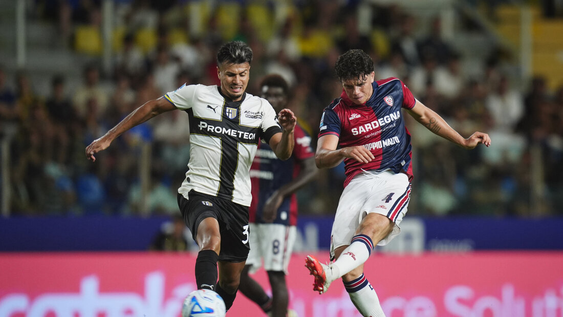 Für seinen Leihklub Cagliari erzielte Alessandro Romano (rechts) Ende August gegen Parma sein erstes Tor in der Serie A 20260910143035841.jpg