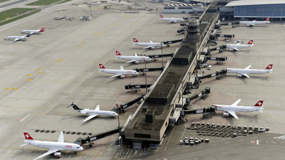 Flughafen Zürich steigert Umsatz und Gewinn und erhöht Prognose (Archivbild) 20250826072456082.jpg