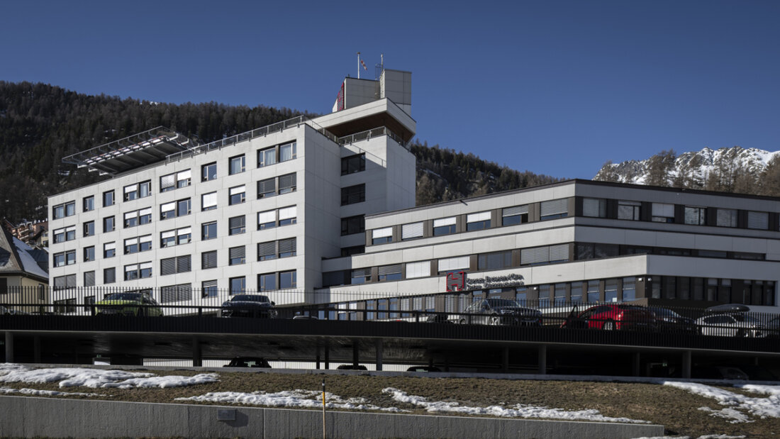 Das Spital Oberengadin in Samedan ist das zweitgrösste Spital im Kanton Graubünden. (Archivbild) 20251104214053152.jpg