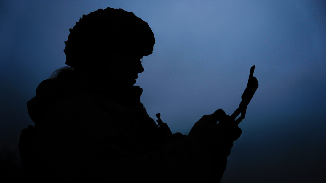 ARCHIV - Eine ukrainische Drohnenoperatorin der Einheit Kraken 1654, Rufzeichen Imla, fliegt eine Vampire-Drohne während einer Demonstration für The Associated Press in der Oblast Charkiw, Ukraine. Foto: Julia Demaree Nikhinson/AP/dpa 20260623092916551.jpg