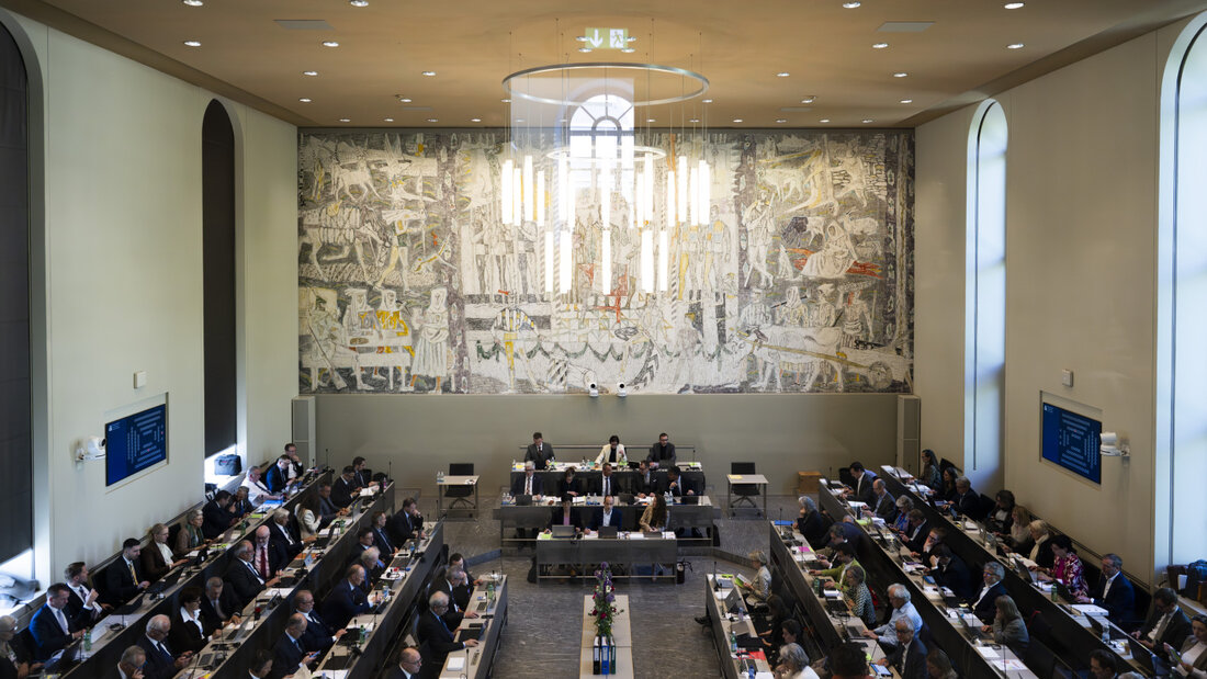 FDP-Grossrat Fabio Luzio übernimmt in der Augustsession das Amt des Standespräsidiums von Valérie Favre Accola (SVP) im Bündner Parlament. 20260827145845750.jpg