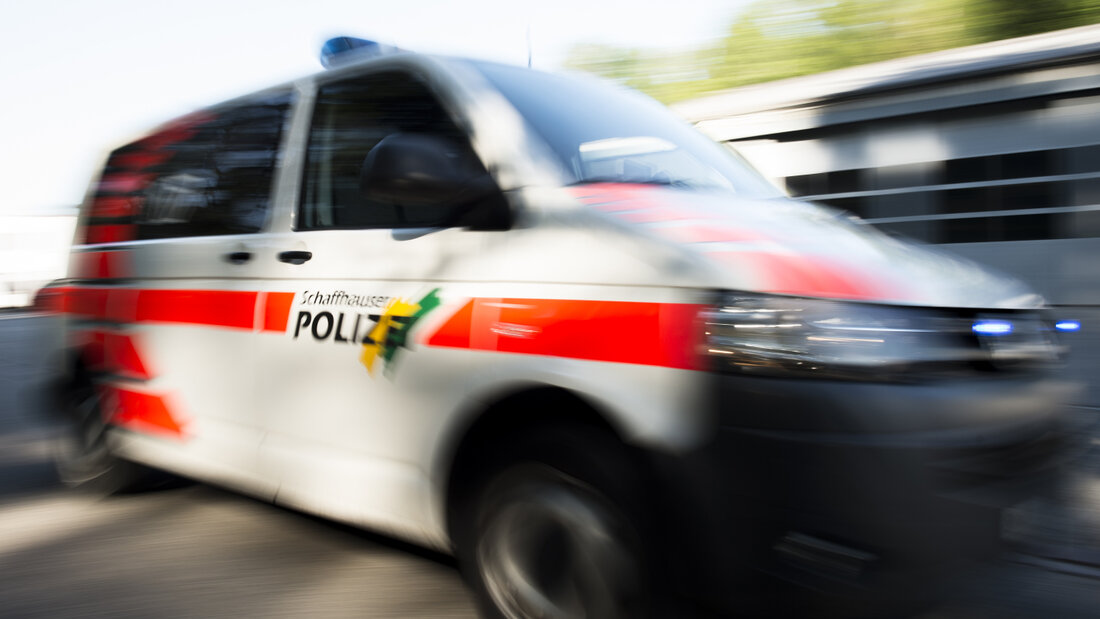 Zwei Kinder wurden am Freitagnachmittag verletzt, als ein Bus in Schaffhausen eine Vollbremsung einleiten musste. (Archivbild) 20260925160327158.jpg