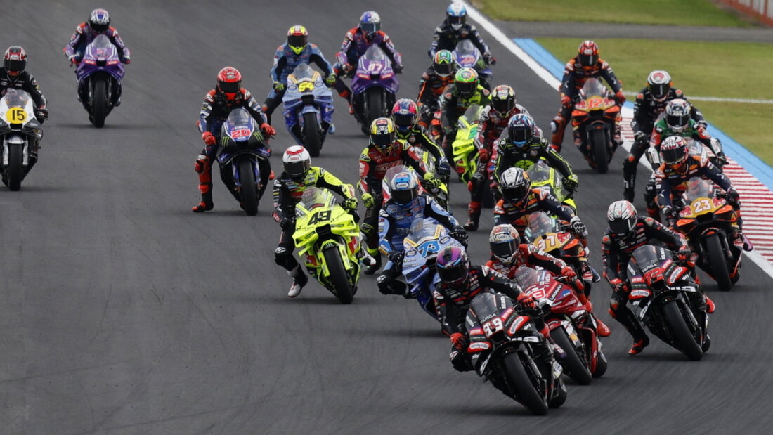 Die MotoGP-Fahrer zuletzt in Motegi kurz nach dem Start in Action 20261007143710793.jpg