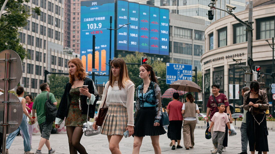 Junge Menschen aus dem Westen wollen sich ein Bild von China machen. Gerade Unternehmerinnen und Unternehmer erhoffen sich dort Geschäftschancen. (Symbolbild) 20260708112801433.jpg