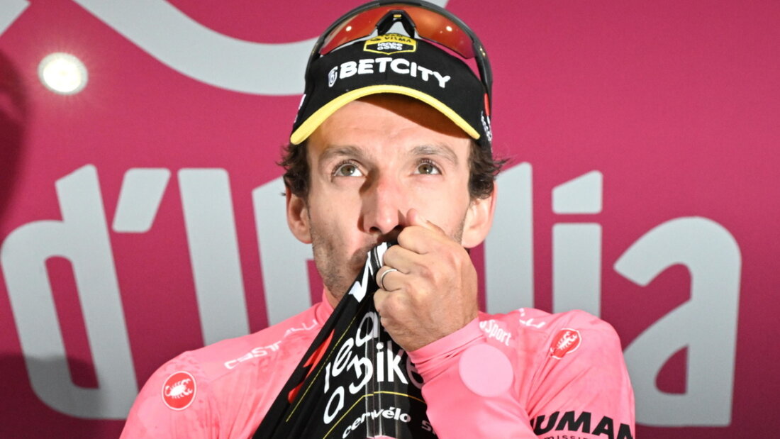 "Konnte die Tränen nicht zurückhalten": Simon Yates ist mit 32 Jahren am Ziel der Träume angelangt 20250602040021747.jpg