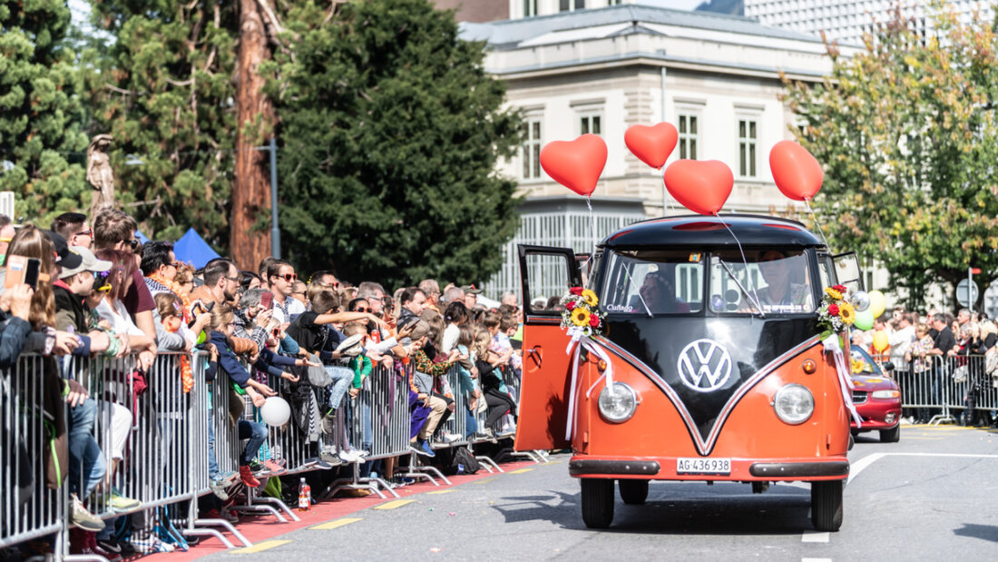 Die Schlagerparade in Chur zieht jeweils tausende Besucherinnen und Besucher an. (Archivbild) 20260523053033466.jpg
