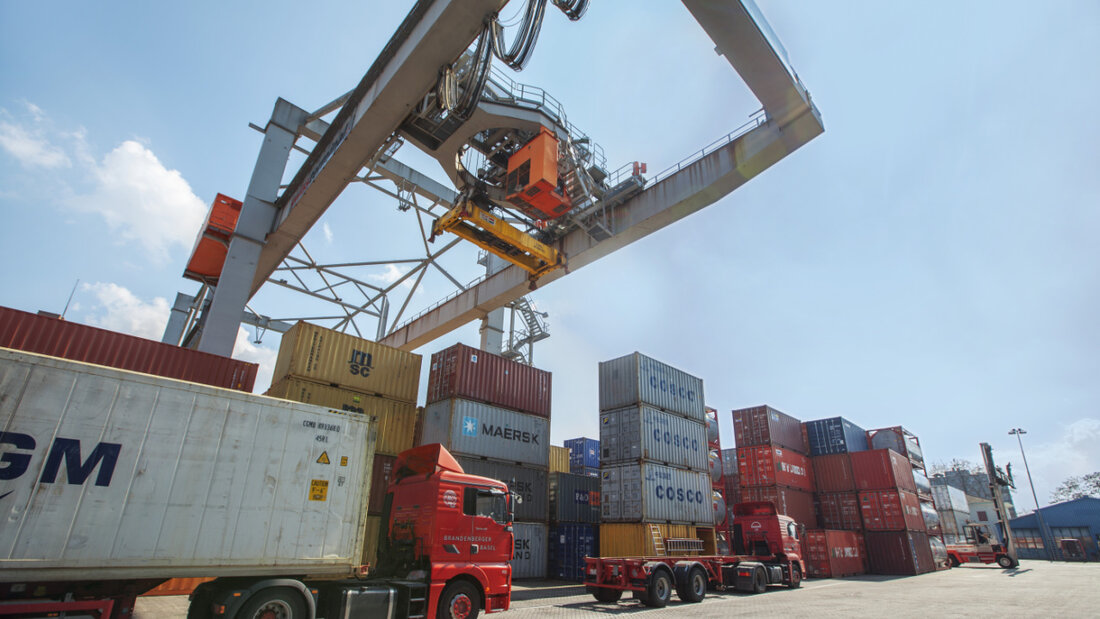 Weiter unter Druck bleibt die Exportindustrie - im Bild der Hafen Kleinhüningen in Basel. (Archiv) 20260529094221984.jpg