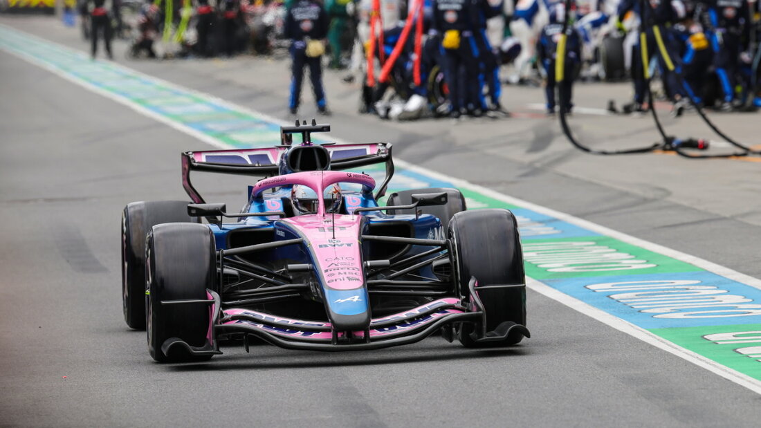 War nun doch nicht zu schnell in der Boxengasse unterwegs: Pierre Gasly 20260612124637844.jpg