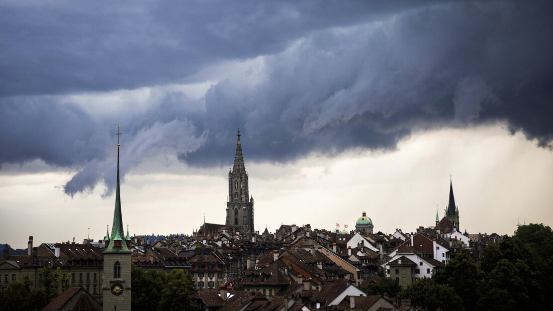 Am Mittwoch könnten in weiten Teilen der Schweiz wieder dunkle Wolken aufziehen. (Archivbild) 20260714124132502.jpg