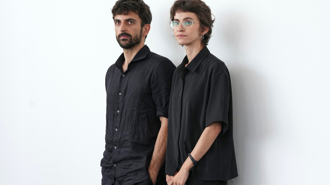 Die Regisseure Yuval Abraham und Rachel Szor. Foto: Scott A Garfitt/Invision/AP/dpa 20260910193615427.jpg
